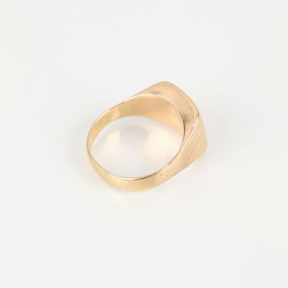 Gold signet ring engraved MJ. TDD 47-48....