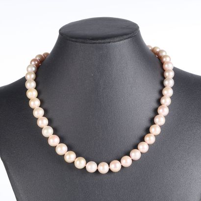 Large chocker cultured pearl necklace (diam....
