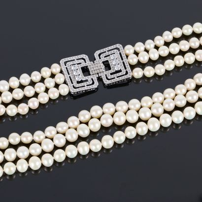 Triple-strand necklace of choker cultured...