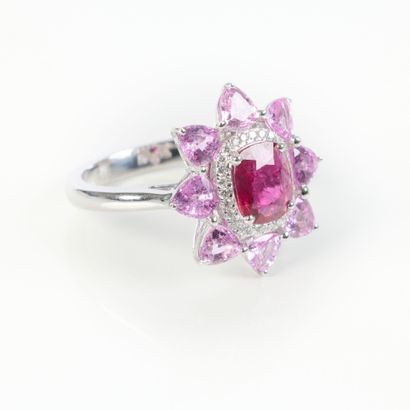 White gold (750‰) daisy ring, set with a...