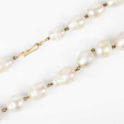 Necklace of Baroque cultured pearls (9 to...