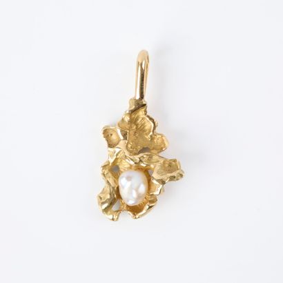 Gold nugget pendant set with a baroque cultured...