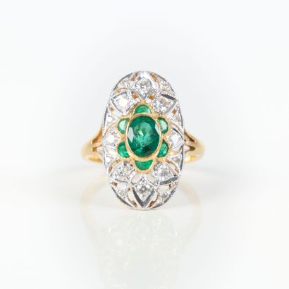 Important two-tone gold ring (750‰) set with...