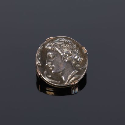 Silver and gold brooch set with an antique-style...