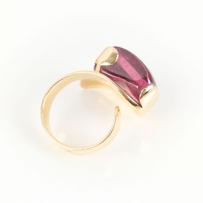 Contemporary openwork gold ring set with...