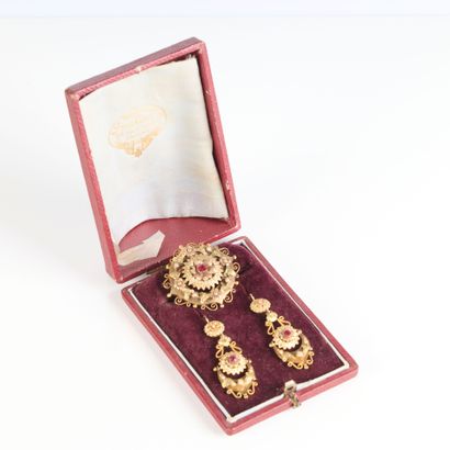 Openwork and engraved two-tone gold set with...