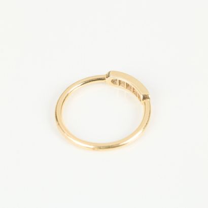 Gold ring set with 5 yellow stones (citrines?)....