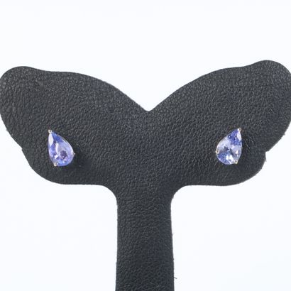 Pair of white gold (750) earrings, each set...