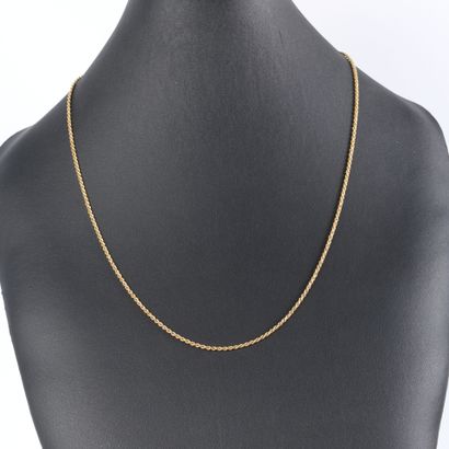Gold chain (750‰) twisted link. Length 65...