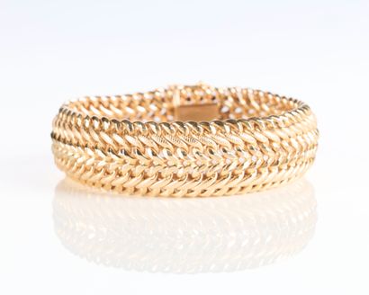 American-style gold bracelet. 19 cm, width...