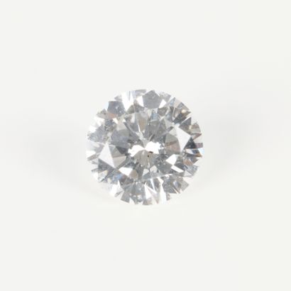 Round brilliant-cut diamond weighing approx....