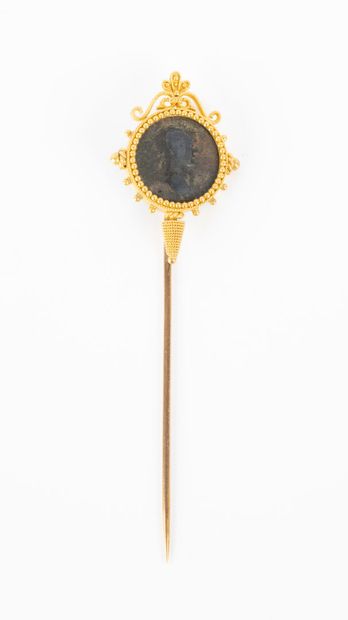 . Gold tie pin with antique coin, 14K gold...