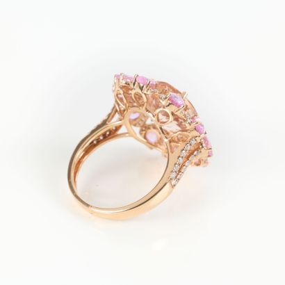 Pink gold (750‰) cocktail ring, set with...