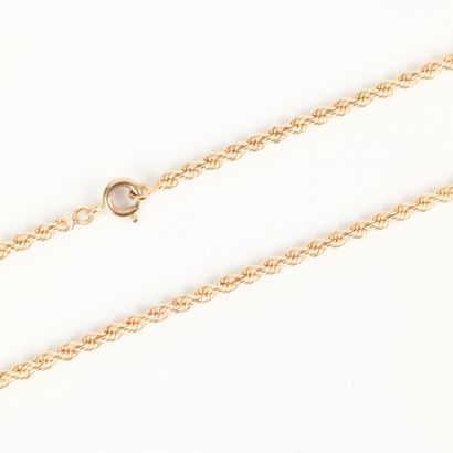Twisted gold long necklace. 70 cm. 20.95...