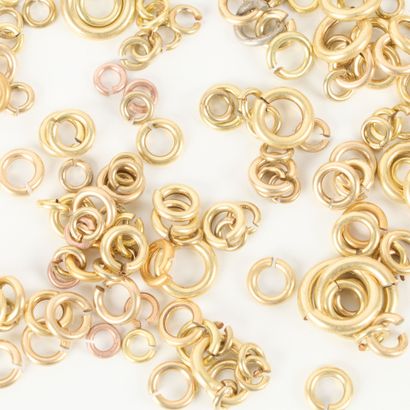 Small set of rings: gold-lined or gold-plated....