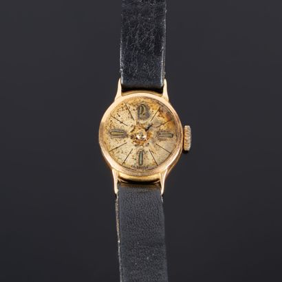 Gold ladies' watch bracelet, gold case. Mechanical...