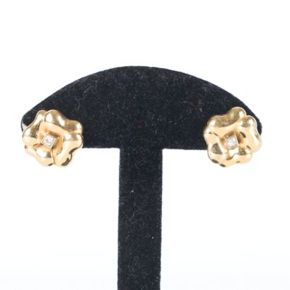 Pair of two-tone gold flower ear clips set...