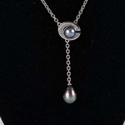 TORRENTE. White gold necklace featuring a...