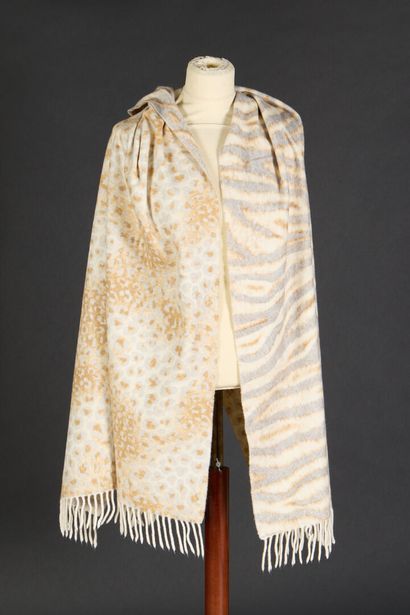 ESCADA. Reversible animal-patterned scarf...