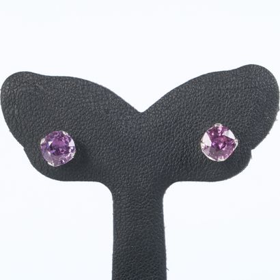 Pair of white gold (750‰) ear studs, each...