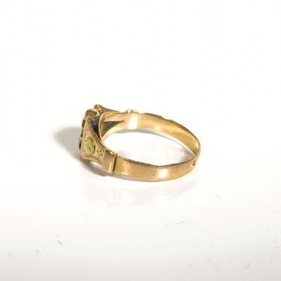 Engraved rose gold ring set with white gold...
