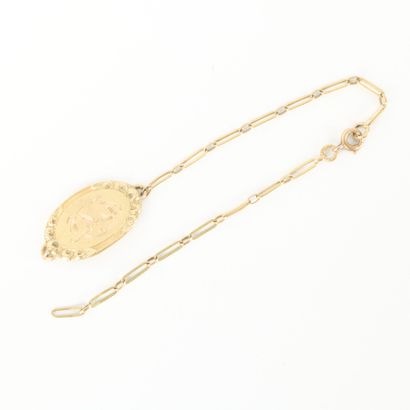 Engraved gold child's curb chain. Accident....