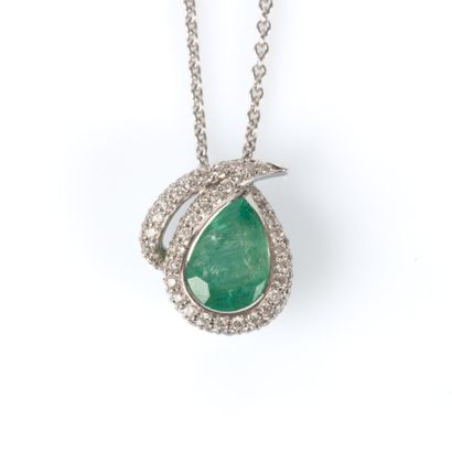 White gold (750‰) pendant, stylized setting...