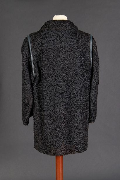 Coat in black Astrakan and leather
Size ...