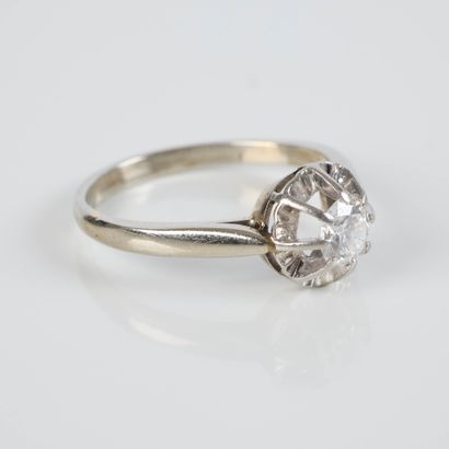 White gold (750‰) and platinum solitaire...