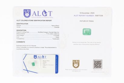 Emerald cut under seal with its certificate...