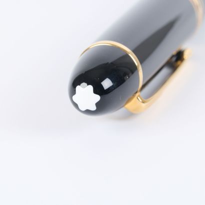 MONTBLANC. 1810 Meisterstück fountain pen,...