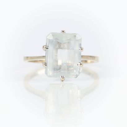 White gold ring set with an aquamarine. TDD...