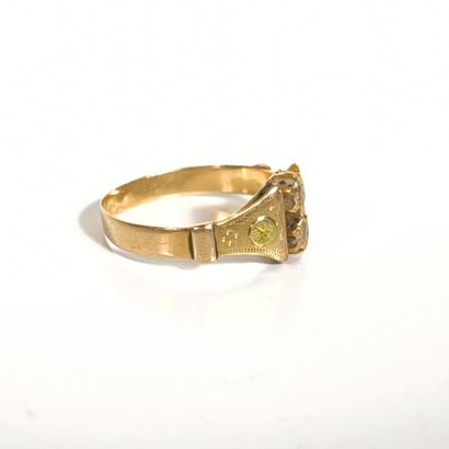 Engraved rose gold ring set with white gold...
