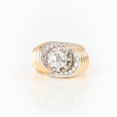 Gold and platinum tons ring set with an old-cut...