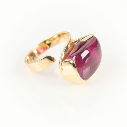 Contemporary openwork gold ring set with...