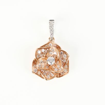 Two-tone white and pink gold (750‰) flower...