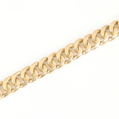 Gold bracelet with curb chain. Length: 18.5...