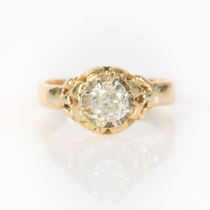 Gold ring (750‰) with a claw-set old-cut...
