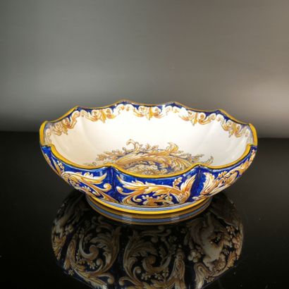 GIEN
Round bowl made of polychrome earthenware,...