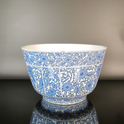 GIEN
Large round earthenware planter, decorated...