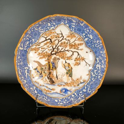 GIEN
Polychrome earthenware bowl with a Chinese-style...