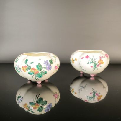 GIEN
Pair of three-lobed, tripod-shaped cups...