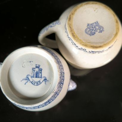 GIEN. Set of 5 earthenware pieces, decorated...