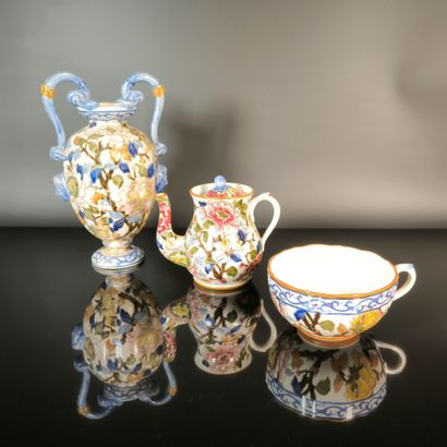 GIEN. 3-piece set: 
- Polychrome earthenware...