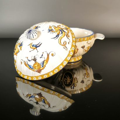 GIEN
Polychrome earthenware candy dish with...
