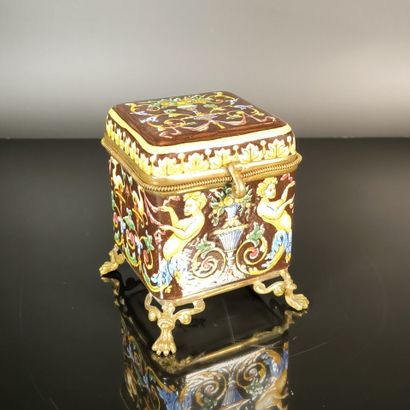 GIEN
Polychrome earthenware box with Renaissance-style...