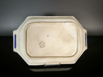 GIEN. A 5-piece set of polychrome earthenware...