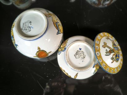 GIEN. A 5-piece set of polychrome earthenware...