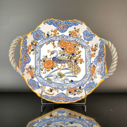 GIEN
Tripod-shaped earthenware bowl with...