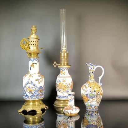 GIEN. Set of 4 pieces in polychrome earthenware,...